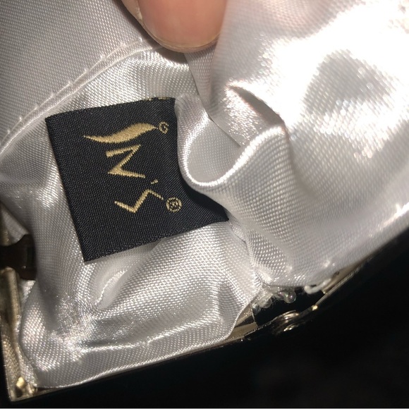 Elegant Beaded Clutch by INS. Perfect for weddings/ grad/ and special occassion - Picture 4 of 10